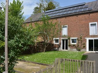 Spacious Farmhouse In Houyet With Jacuzzi