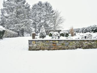 Beautiful House, Well Decorated With Indoor Pool, Jacuzzi And A Terrace!