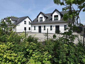 Beautiful Holiday Home In K�hlungsborn Near Sea