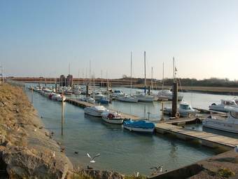 Quaint Holiday Home In Groffliers With Swimming Pool