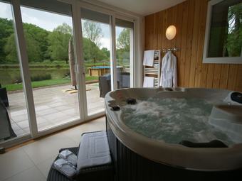 Luxurious Holiday Home In Delain With Jacuzzi