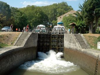 Cozy Villa In Caunes-minervois With Swimming Pool