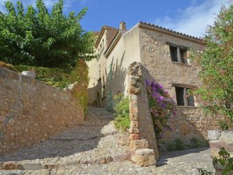 Luxurious Villa In Montouliers With Private Pool