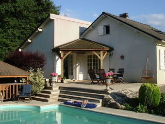 Wonderful Holiday Home With Private Pool And Terraces Near Dun-les-places