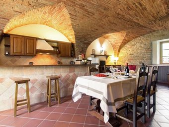 Agroturismo Farmhouse With Pool And Large Garden, 50 Acres Of Vineyards, Wine Tasting