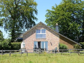 Beautiful Holiday Home Located At The Edge Of A Nature Reserve