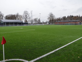 Beautiful Finnse Style Log Cabin Including A Swimming Pool, Sauna And Jacuzzi