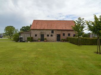 Agroturismo Pleasant Holiday Home In West Flanders With Enclosed Garden And Jacuzzi