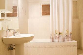 Spacious Villa With Amazing Sea & Mountain View