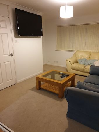 Hotel Corporate Large Modern 3 Bedroom House