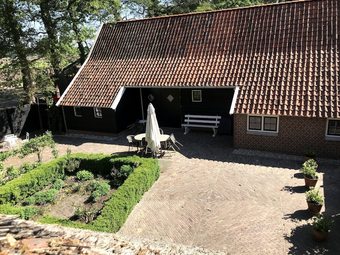 Luxurious Holiday Home In Monumental Farmhouse Near Nature Reserves - Zuna