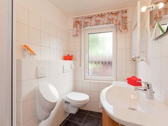 Cozy Apartment With Terrace, Patio,heating, Parking,bicycles