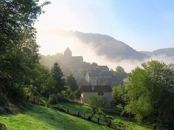 Quietly Located Chalet With Private Pool By The Edge Of The Historical Forest