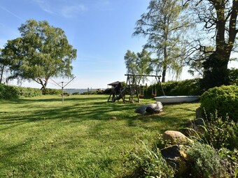 Charming Apartment In Stove With Garden