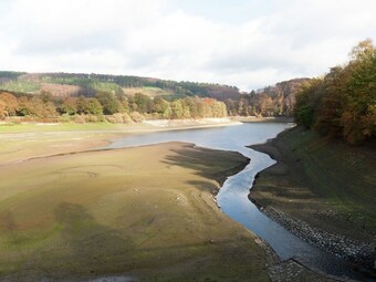 Well-maintained, Furnished Holiday Home On The Southern Slope Of The Hennesee In A Quiet Location