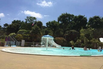 Bungalow With 3 Bedrooms In Saint-brevin-les-pins, With Pool Access And Furnished Terrace - 300 M From The Beach