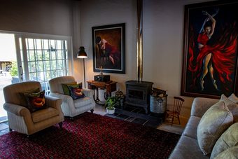 Hotel Oak Falls Accomodation