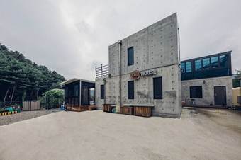 Pension Asamo Poolvilla