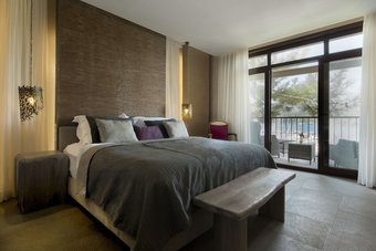 Mart? Hemithea Hotel