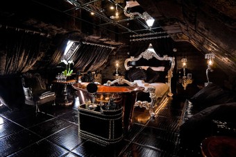 Hotel The Crazy Bear Beaconsfield