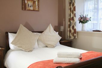 Haselbury Mill Hotel And Restaurant