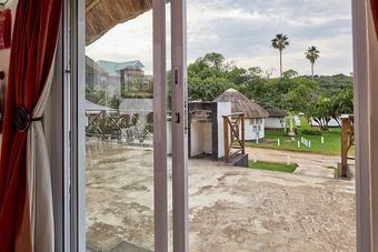 Posada First Group Hole In The Wall