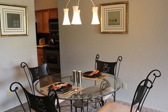 Hotel Adobe Village Inn