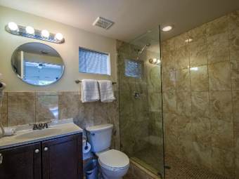 Bed & Breakfast Inn On The Drive Llc