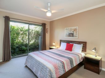 Apartamentos Bayshore Beachside Resort