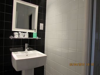 Posada The Royal Clarence Hotel (on The Seafront)