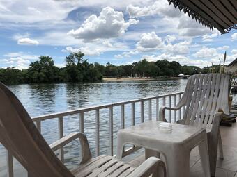Hotel Bamboo House Kanchanaburi