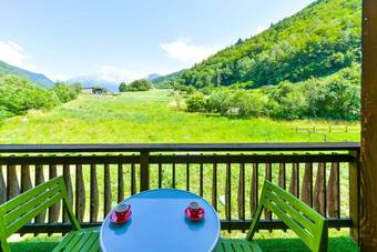 Apartment With One Bedroom In La Perri�re, With Wonderful Mountain View, Furnished Garden And Wifi - 5 Km From The Slopes
