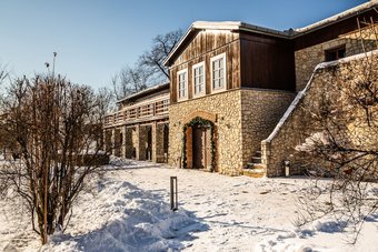 Hotel Dw�r W Tomaszowicach