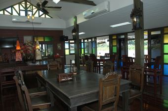 Hotel Momchailai River Retreat