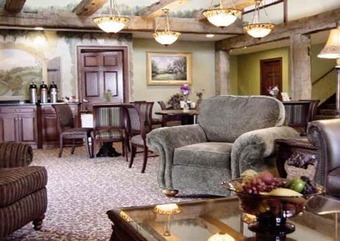 Hotel Hearthstone Inn & Suites
