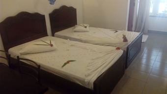 Hotel Sarathchandra Tourist Guest House