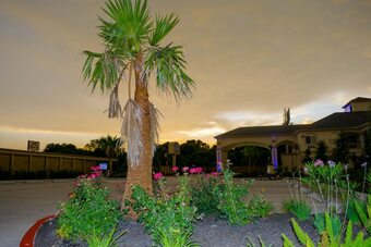 Motel America's Inns & Suites Willowbrook