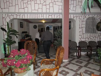 Hotel L'eternel Est Mon Secours