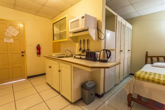 Hotel Sundeck Suites