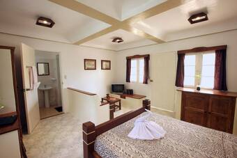 Hotel Guindulman Bay Tourist Inn