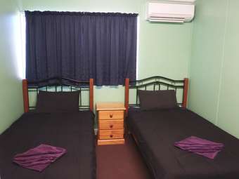 Hotel Mick's Accommodation Club