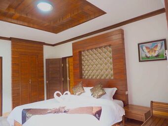 Khum Sai Ngam Hotel & Resort