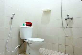 Hotel Reddoorz Near Adisucipto Airport 3