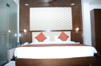 Hotel Vaishnavi Clarks Inn Buxar
