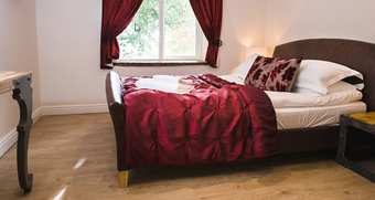 Romneys Apartments And Suites