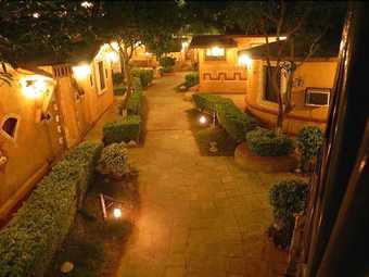 Hotel Chouki Dhani Resort