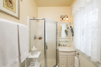 Honeybee Inn Bed & Breakfast