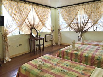 Hotel La Casa Roa Hostel