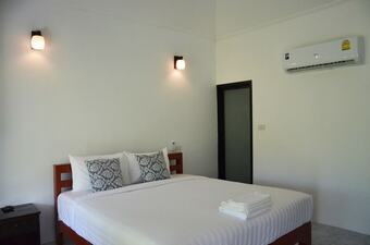 Hotel Nok Chan Mee Na