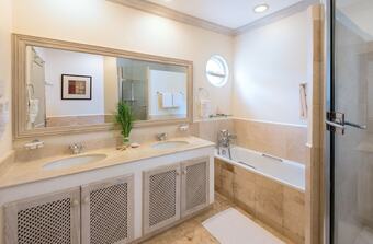 Royal Villa 19 By Altman